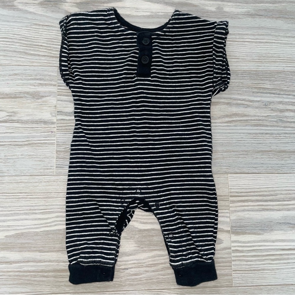 ⭐Old Navy Baby Boys or Baby Girls One-Piece Romper Newborn⭐